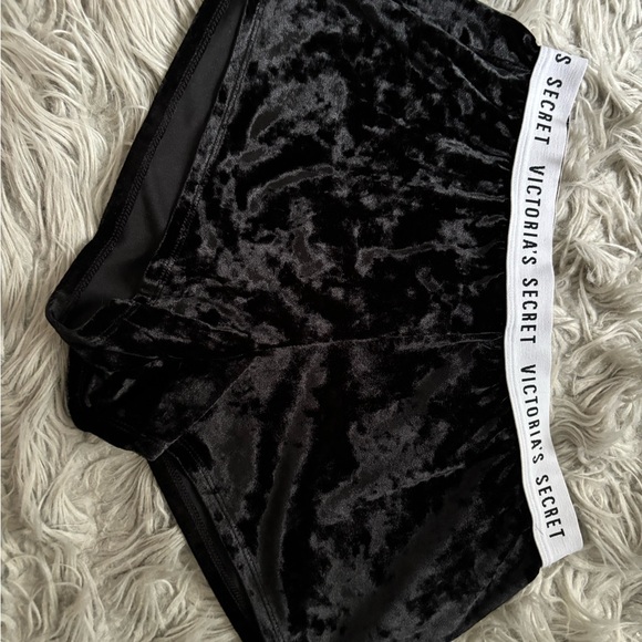 Victoria Secret Pajama shorts - Picture 5 of 7